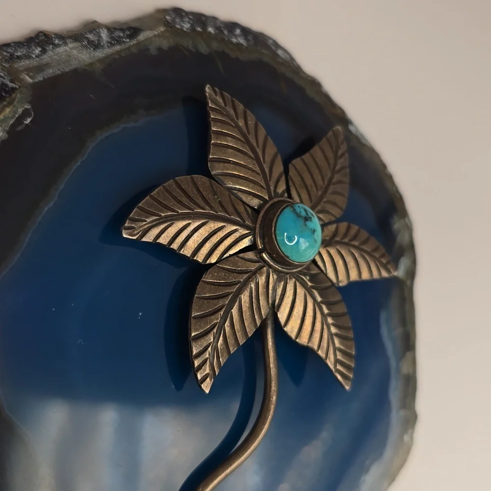 Vintage Southwestern Native American Turquoise Silver Flower Brooch
